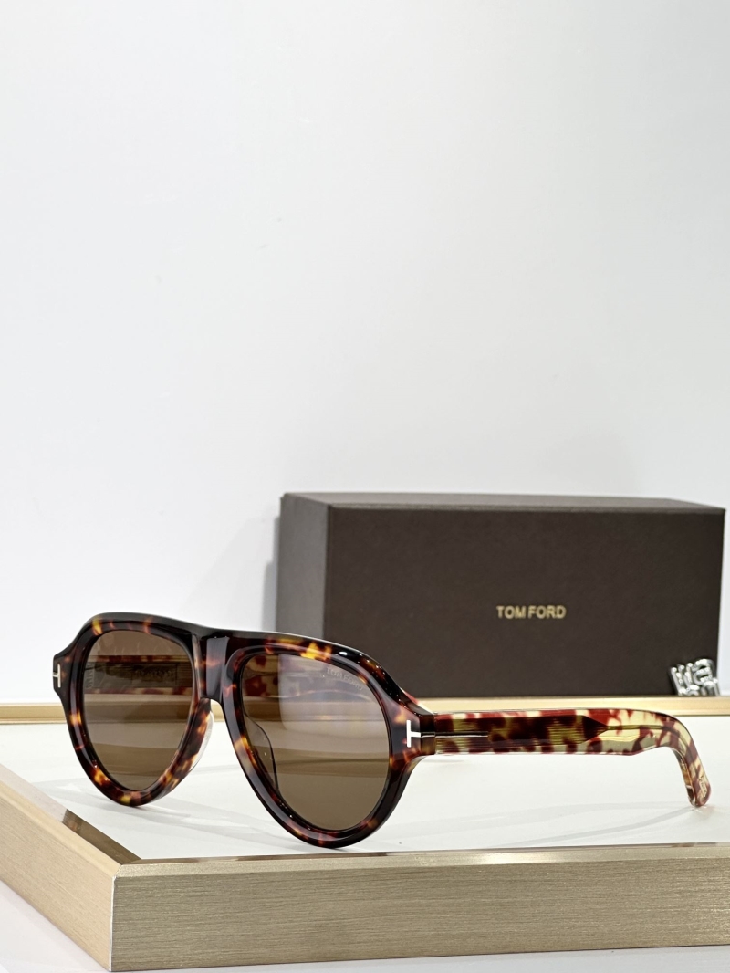 TOM FORD